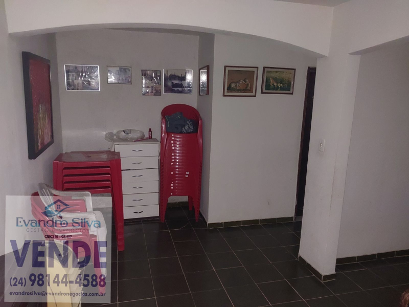 Próximo à Escola - Barra Mansa/RJ