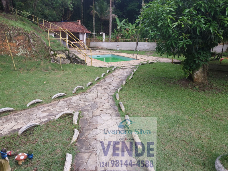 Próximo à Escola - Barra Mansa/RJ