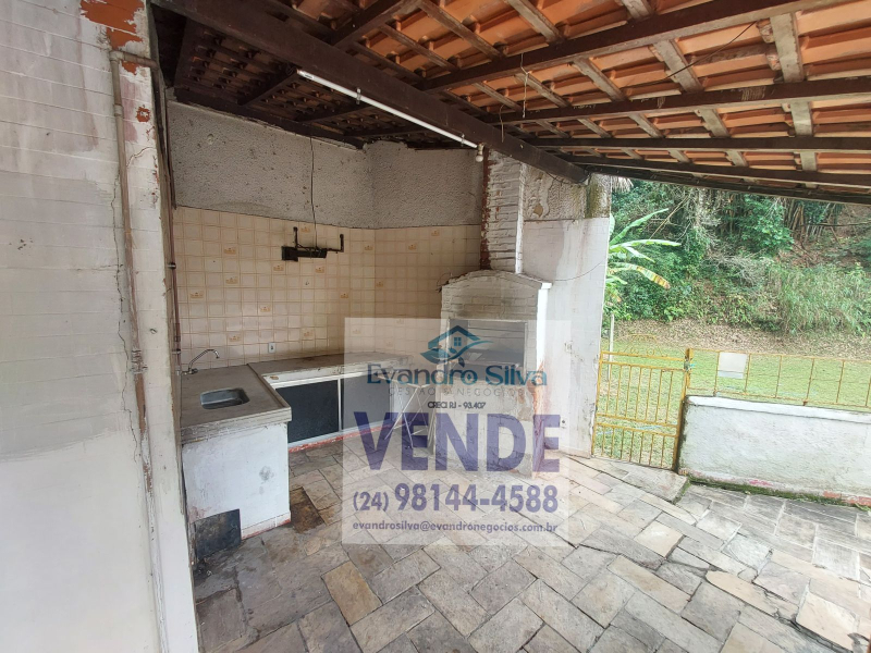 Próximo à Escola - Barra Mansa/RJ